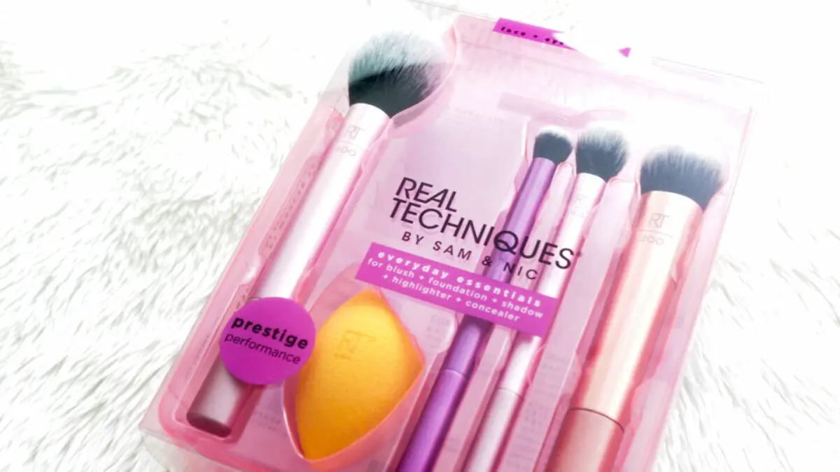 Bộ Cọ Real Techniques Make Up Must Have Brush Kit 41
