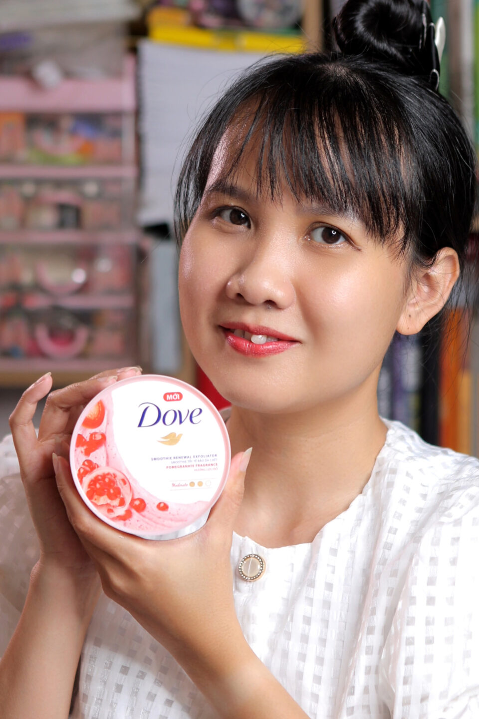 Tẩy Tế Bào Chết Body Dove Hương Lựu Đỏ Mềm Mại 4 Tẩy Tế Bào Chết Body Dove Hương Lựu Đỏ Mềm Mại 4