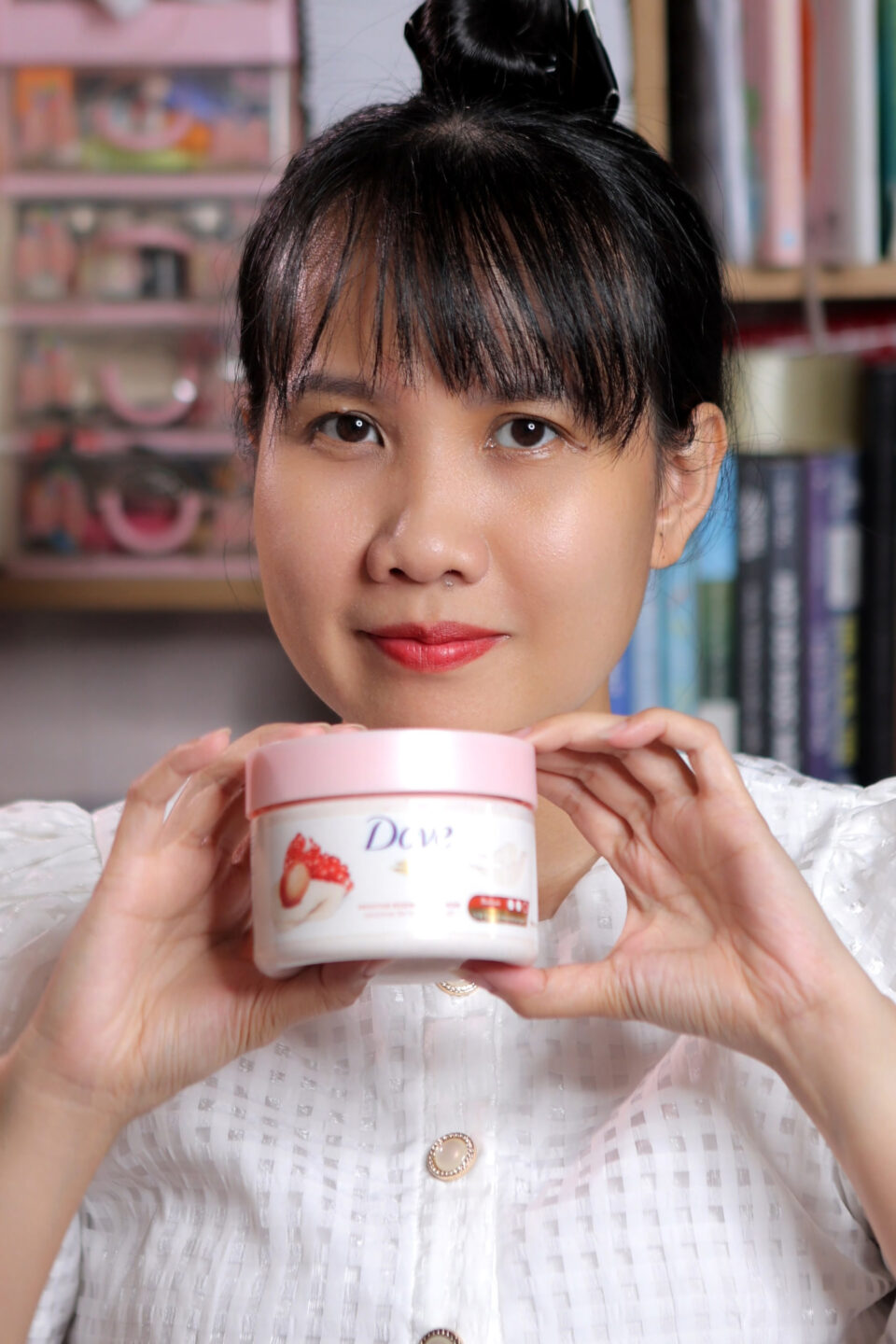 Tẩy Tế Bào Chết Body Dove Hương Lựu Đỏ Mềm Mại 6 Tẩy Tế Bào Chết Body Dove Hương Lựu Đỏ Mềm Mại 6