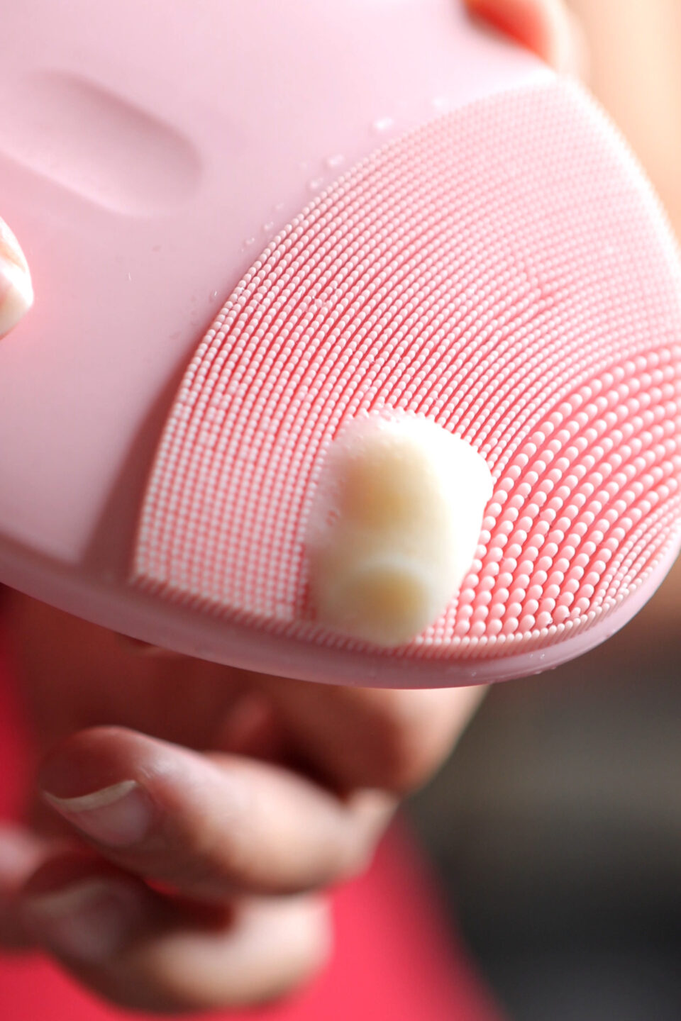 Sữa rửa mặt sen Hậu Giang Cocoon làm sạch dịu êm 7